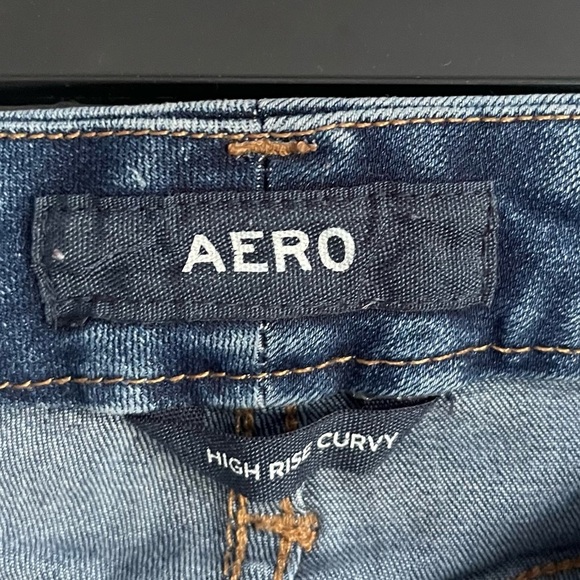 Aeropostale High Rise Curvy Jeans - Picture 3 of 4